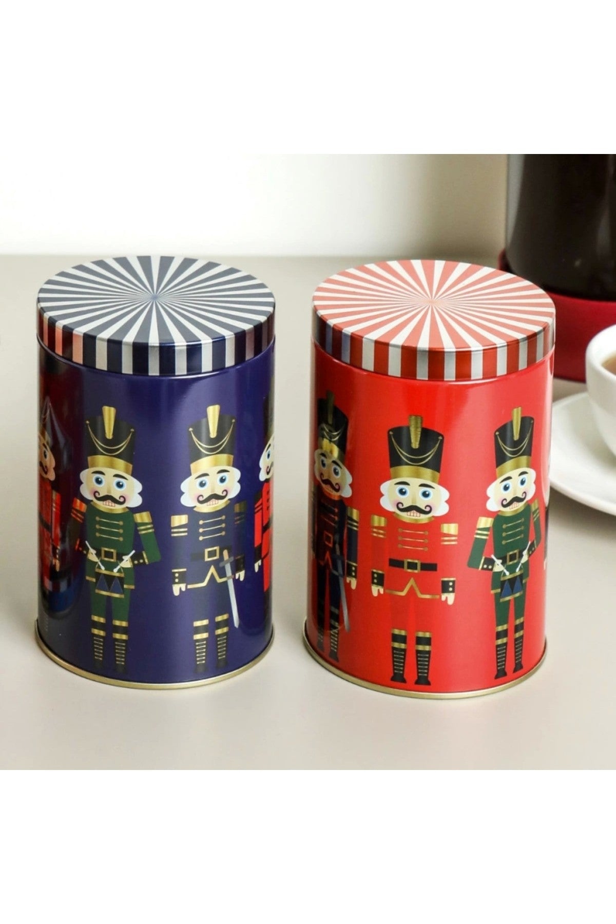 1 Adet Adet Fındıkkıran Nutcracker Metal Yuvarlak Saklama Kabı