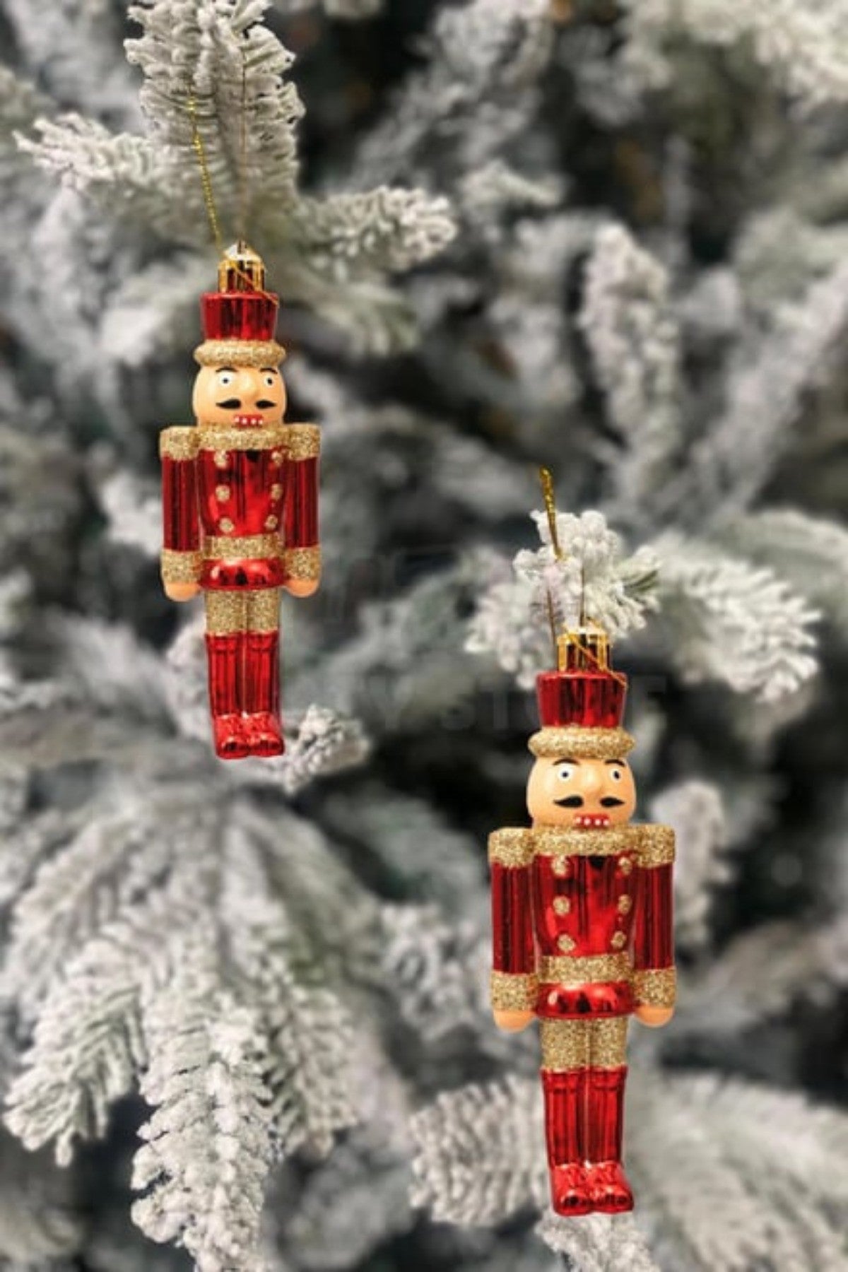 4 Adet Fındıkkıran Noel Ağacı Süsü – Kırmızı Simli ve Parlak Dekoratif Yılbaşı Figürü