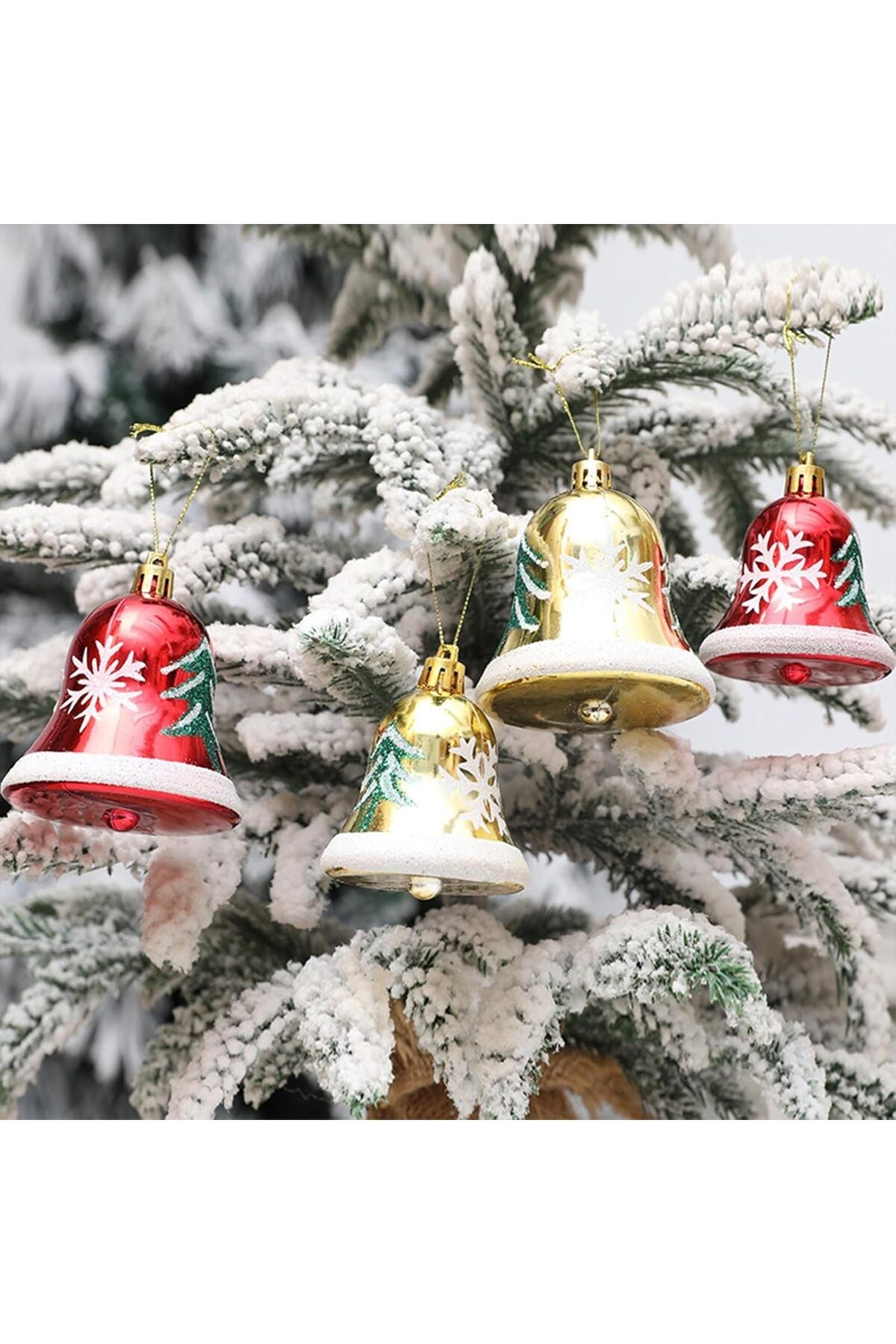 4 Adet Altın Çan Noel Ağacı Süsü – Kar Tanesi ve Çam Desenli Dekoratif Yılbaşı Süsleri