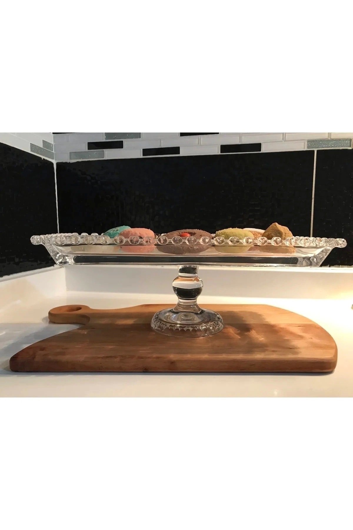 30*13 Cm Ayaklı Boncuklu Dikdörtgen Sunumluk Çikolata Kurabiye Pasta Standı
