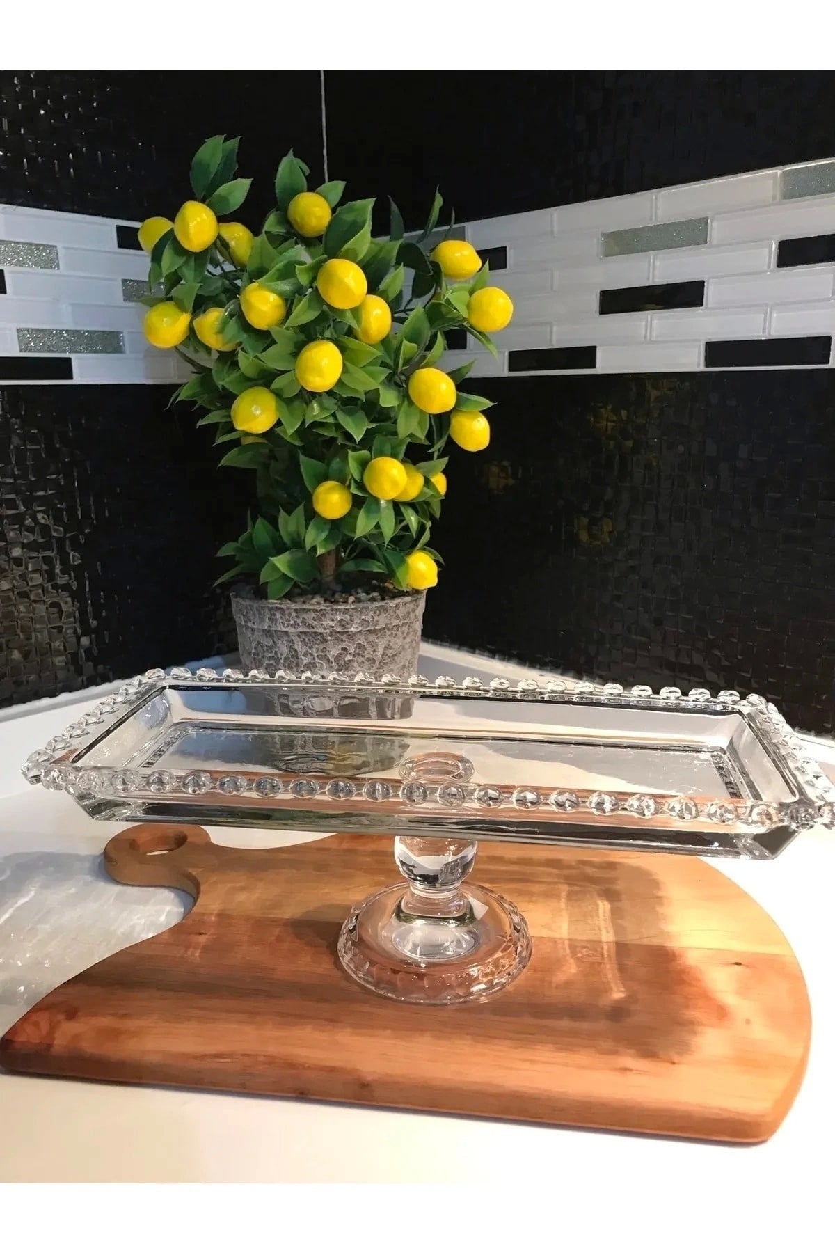 30*13 Cm Ayaklı Boncuklu Dikdörtgen Sunumluk Çikolata Kurabiye Pasta Standı